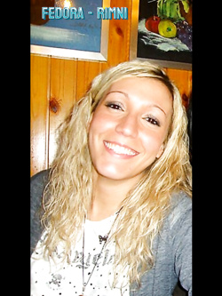 FEDORA BIONDA SEXY DI RIMINI