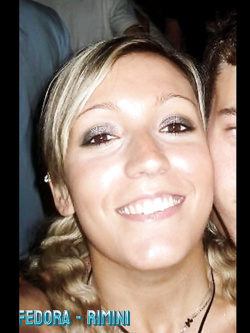 FEDORA BIONDA SEXY DI RIMINI