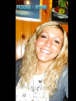 FEDORA BIONDA SEXY DI RIMINI