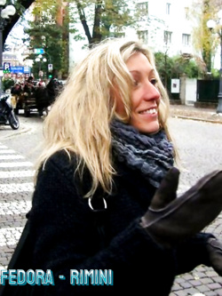 FEDORA BIONDA SEXY DI RIMINI