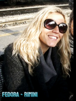 FEDORA BIONDA SEXY DI RIMINI