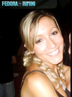 FEDORA BIONDA SEXY DI RIMINI