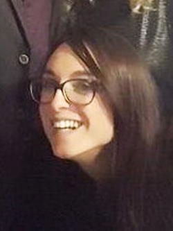 Pompinara con gli occhiali!