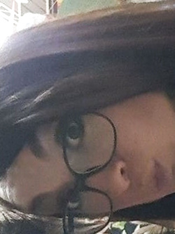 Pompinara con gli occhiali!