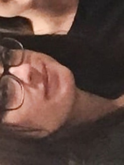 Pompinara con gli occhiali!