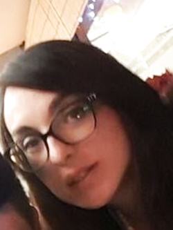 Pompinara con gli occhiali!