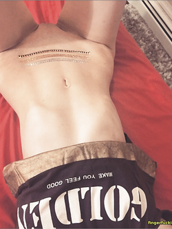 .... Lei è così dannatamente sexy