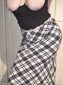 Una bella 55enne con il culo rotto e la sua fichetta pelosa