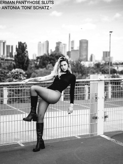 German pantyhose slut Antonia 'Toni' Schatz Parte 2