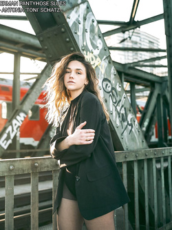 German pantyhose slut Antonia 'Toni' Schatz Parte 3