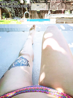 German twins Christin and Carolin Kuhl (ready for tributes)