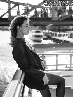 German pantyhose slut Antonia Schatz Parte 2