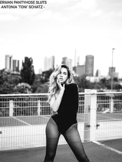 German pantyhose slut Antonia Schatz Parte 3