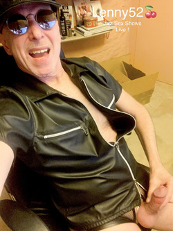 Lenny52????, Una troia… desnuda