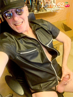 Lenny52????, Una troia… desnuda