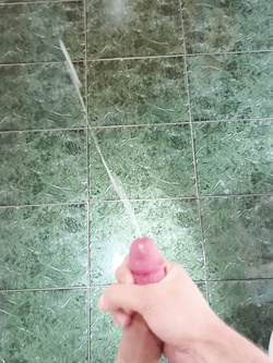 Mega cazzo mega sborrata?