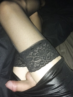 Io in intimo nero col cazzo duro