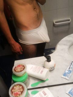 Cazzo arrapato nelle mutande