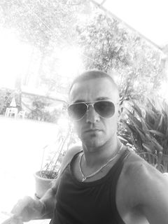 Cerco divertimento non mercenario con donna maura o ragazza