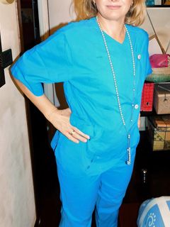 No, il dottore è appena uscito...