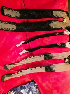 Le due troie giocano e io le fotografo...