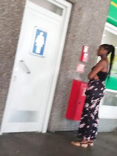 Black girl toilett fuck